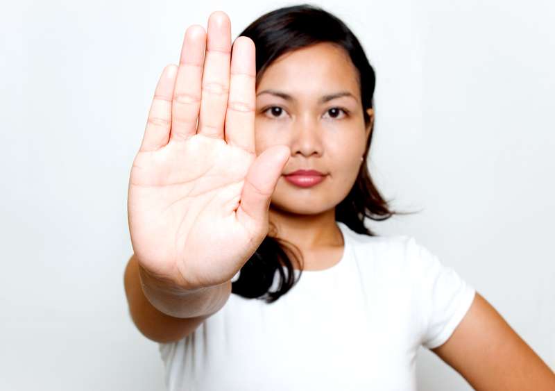 Red Flags to Avoid in Online Weight Loss Programs illustration
