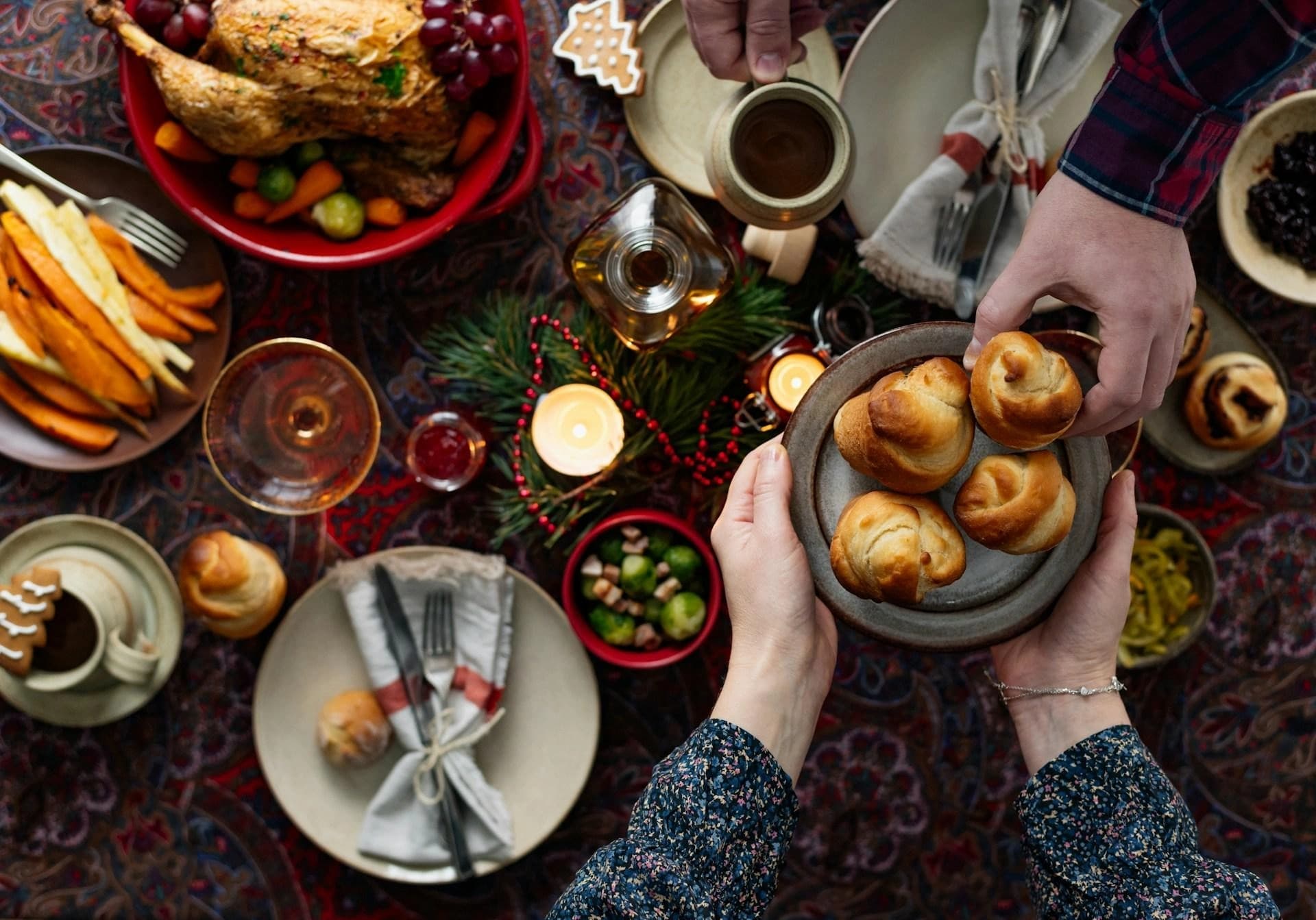 Navigating the Holiday Overeating Cycle illustration